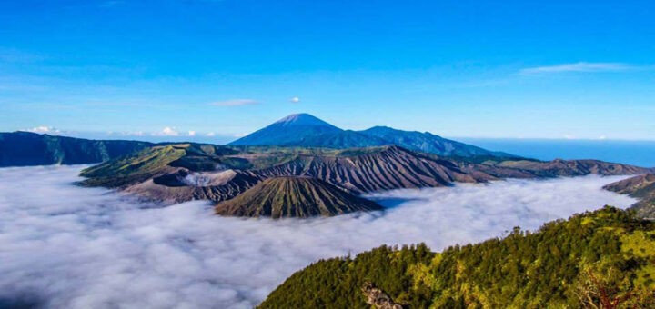 How to enjoy Mount Bromo tour package without crowd people